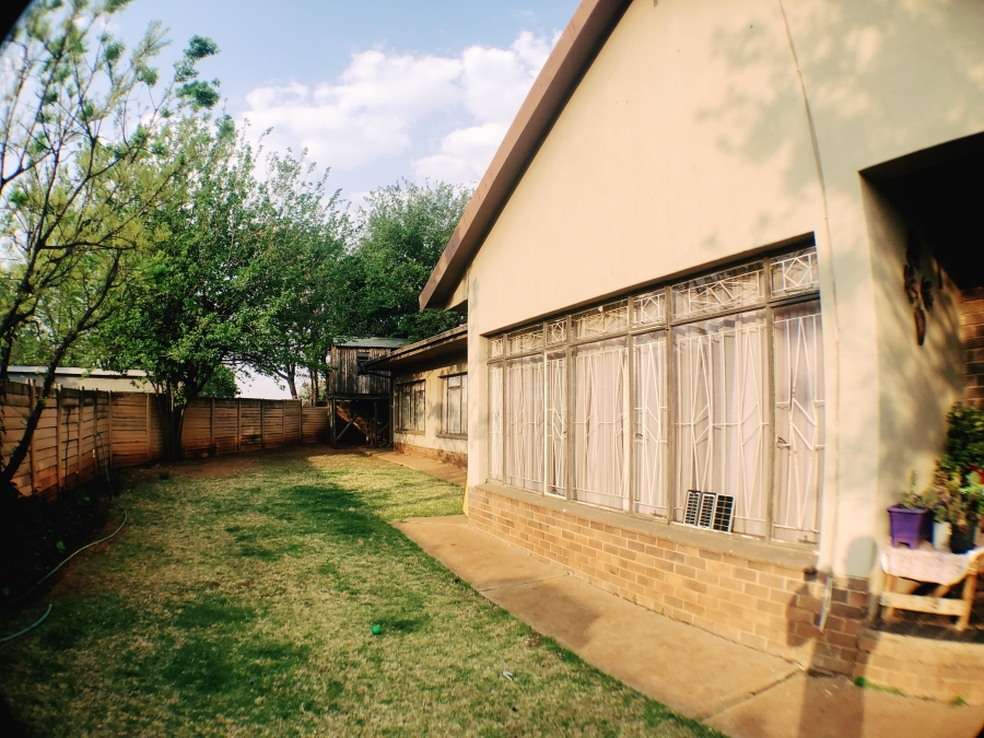 12 Bedroom Property for Sale in Van Der Hoff Park North West